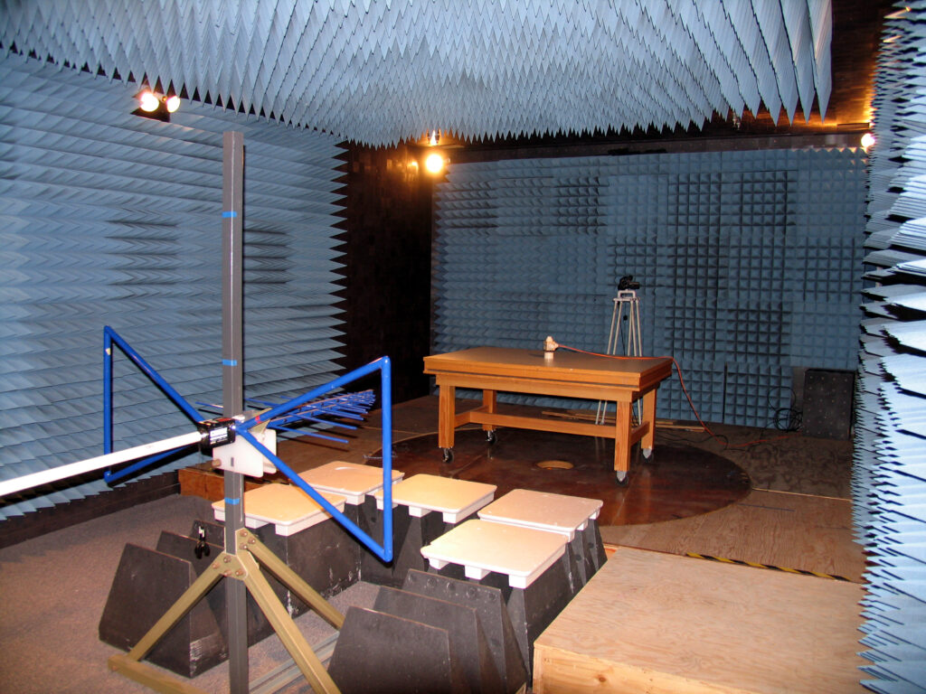 A fully anechoic chamber